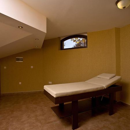 Hotel Chinar ヒサリャ エクステリア 写真