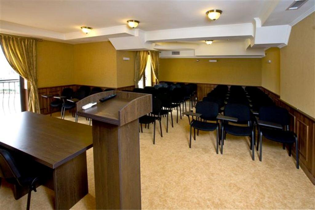 Hotel Chinar ヒサリャ エクステリア 写真