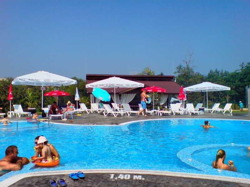 Hotel Chinar ヒサリャ エクステリア 写真