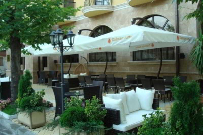 Hotel Chinar ヒサリャ エクステリア 写真