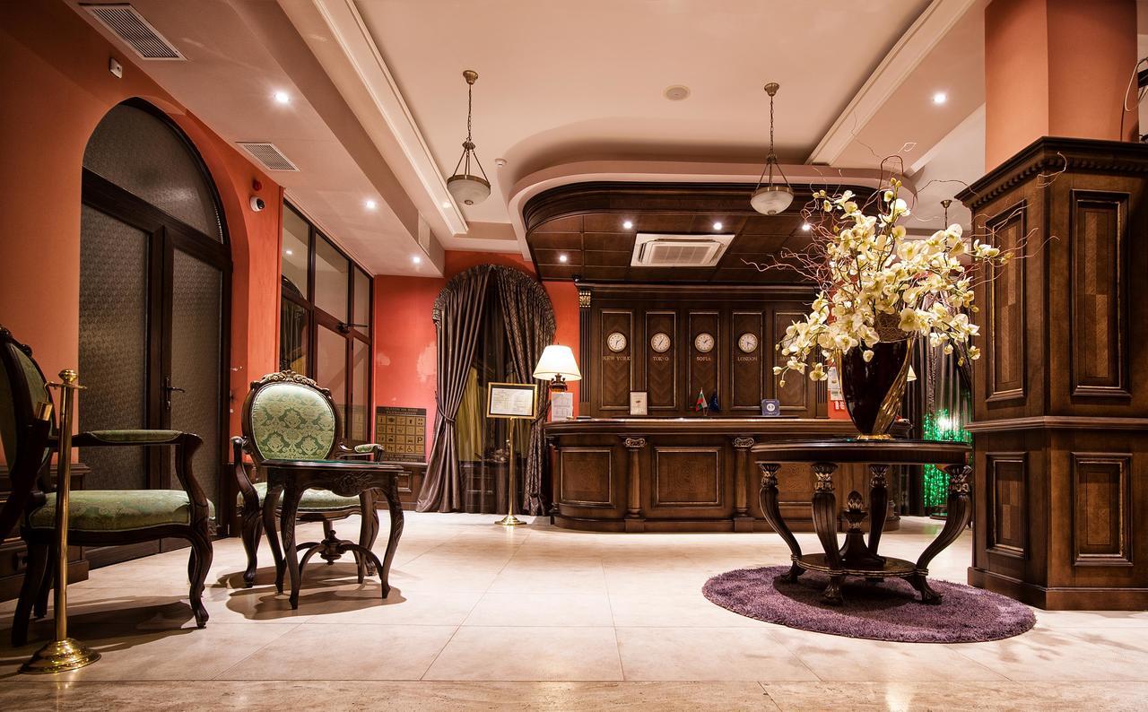 Hotel Chinar ヒサリャ エクステリア 写真