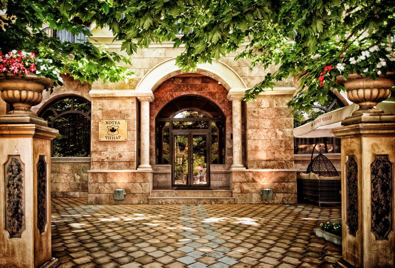 Hotel Chinar ヒサリャ エクステリア 写真