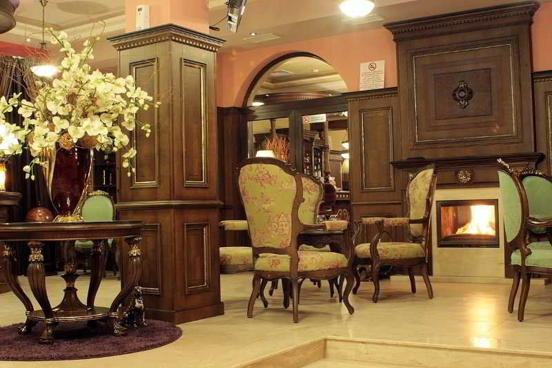 Hotel Chinar ヒサリャ エクステリア 写真