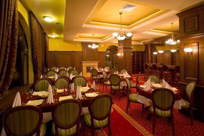 Hotel Chinar ヒサリャ エクステリア 写真