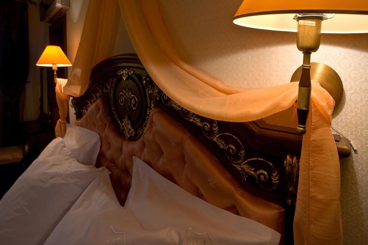 Hotel Chinar ヒサリャ エクステリア 写真