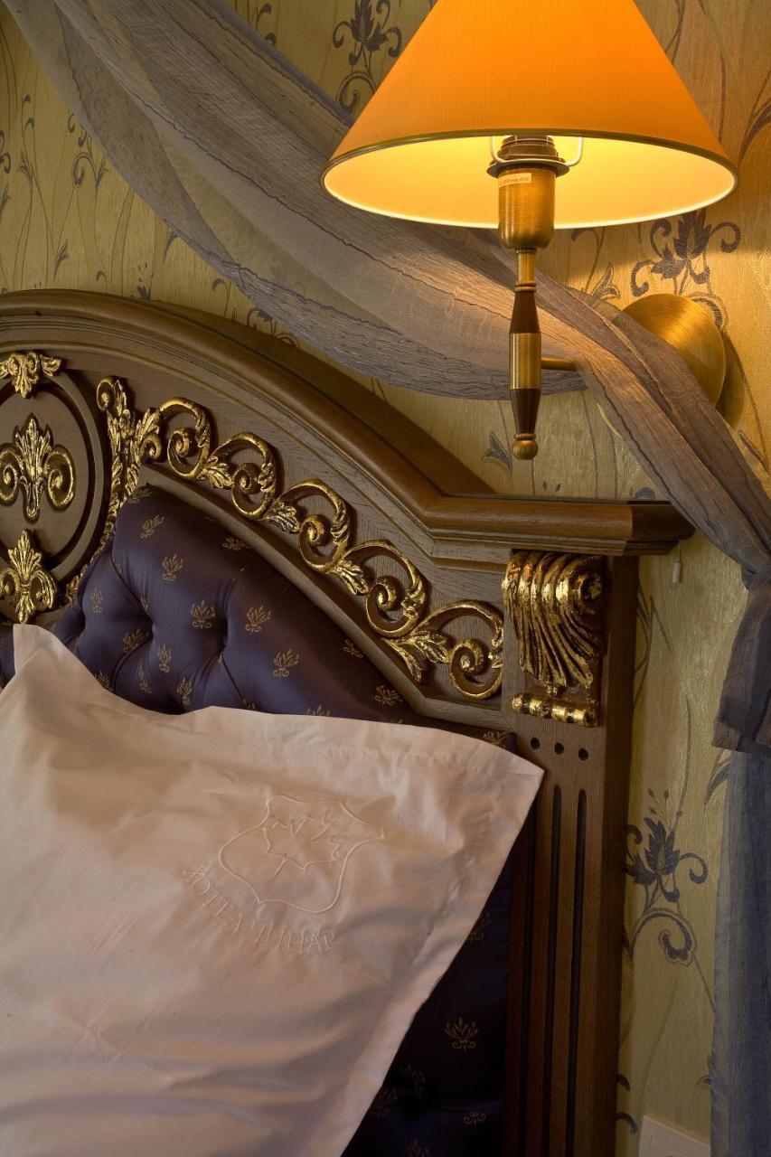 Hotel Chinar ヒサリャ エクステリア 写真